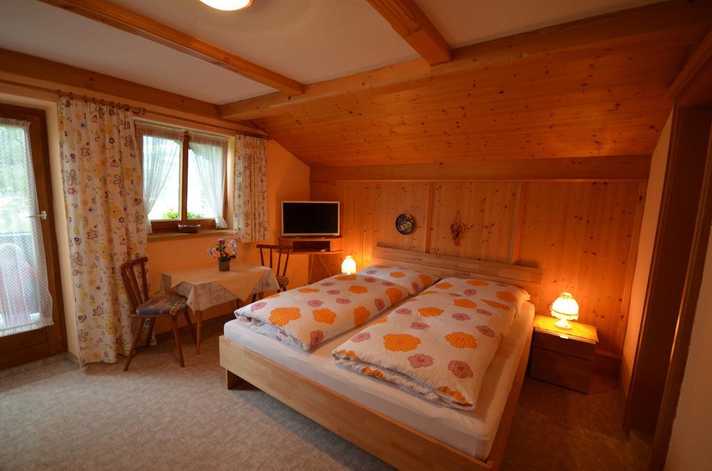 Gaestehaus Friedl Kirchberg in Tirol Værelse billede